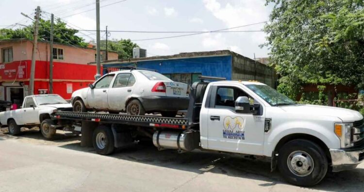 Retiran vehículos abandonados Tampico