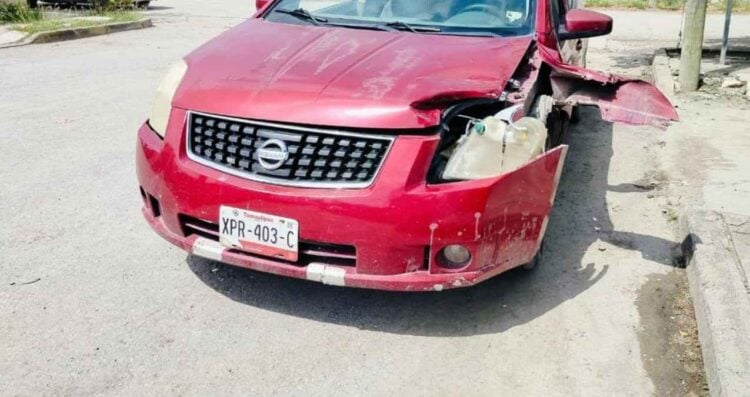 Tráiler y automóvil choque El Mante