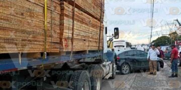 Tráileres y patrulla en Altamira