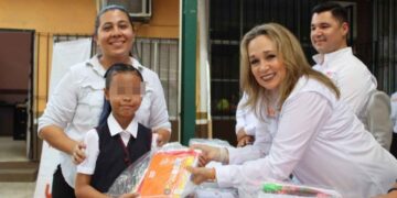 UAT útiles escolares niñez