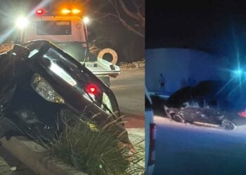 abandonan vehículo tras volcar en Guadalupe