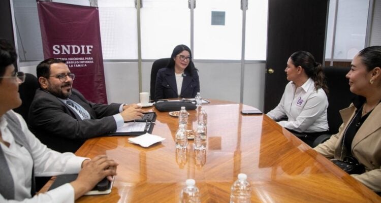 adultos mayores en DIF Tamaulipas