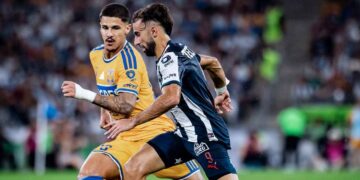 ataque de Rayados complicado