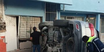 camioneta volcada Ayuntamiento Reynosa