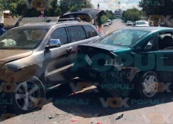 choque dos vehiculos Victoria
