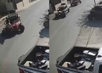 Aparatoso choque entre motocicleta y RZR deja dos lesionados en Santiago, NL