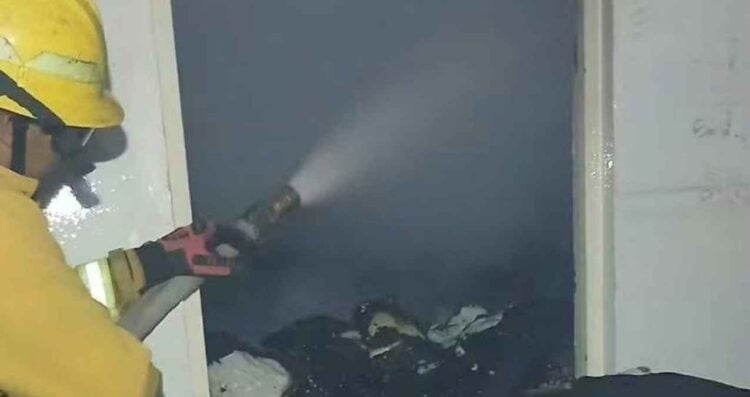 Incendio en local abandonado deja graves daños en Linares, Nuevo León