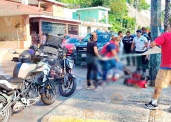 jovenes palmera motocicleta Madero