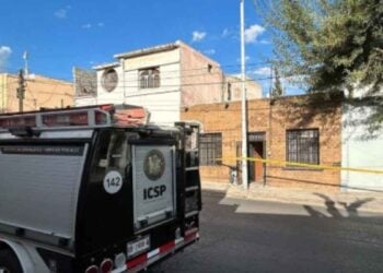 mujer casa en Monterrey