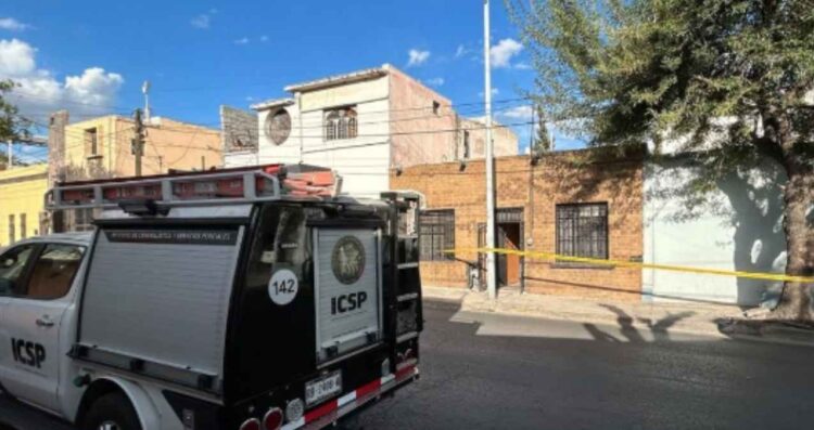 mujer casa en Monterrey