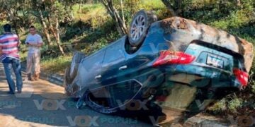 mujer volcar Libramiento Altamira