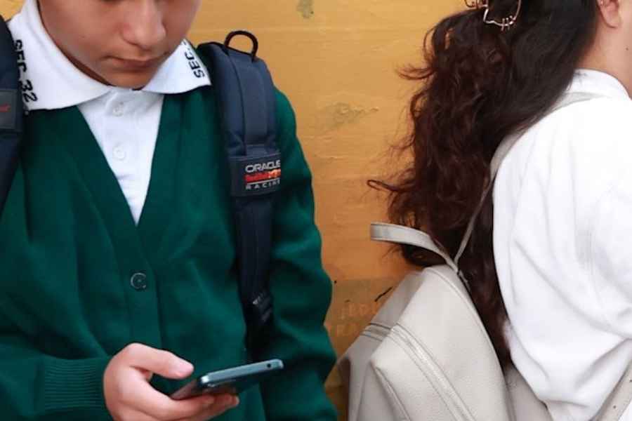 padres restriccion uso celulares