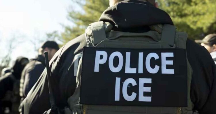 Agentes de ICE atropellan mexicano
