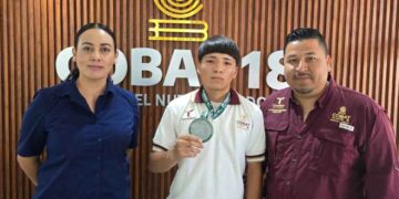 Alumno COBAT medalla