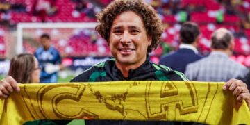 América Guillermo Ochoa homenaje
