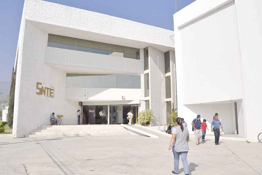 Blanca Anzaldúa  Sección 30 SNTE