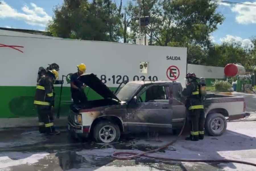 Camioneta incendiada Matamoros (1)
