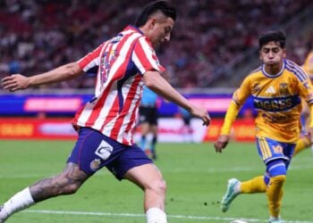 Chivas empate Tigres