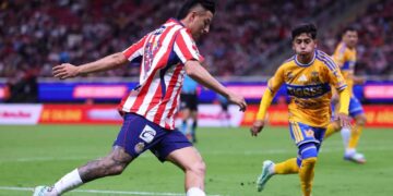 Chivas empate Tigres