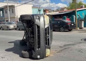 Conductor volcado Nuevo Laredo