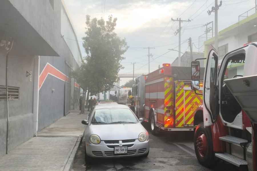 Cortocircuito incendio en bodega de Monterrey