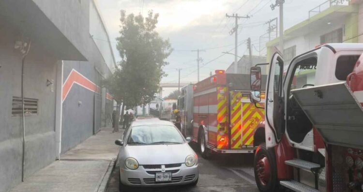 Cortocircuito incendio en bodega de Monterrey