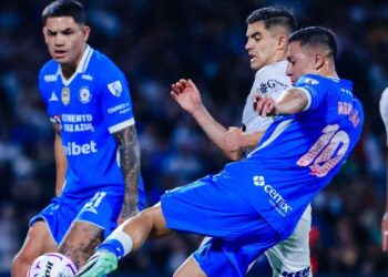 Cruz Azul Pumas empatan