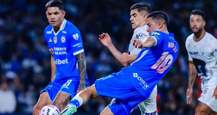 Cruz Azul Pumas empatan