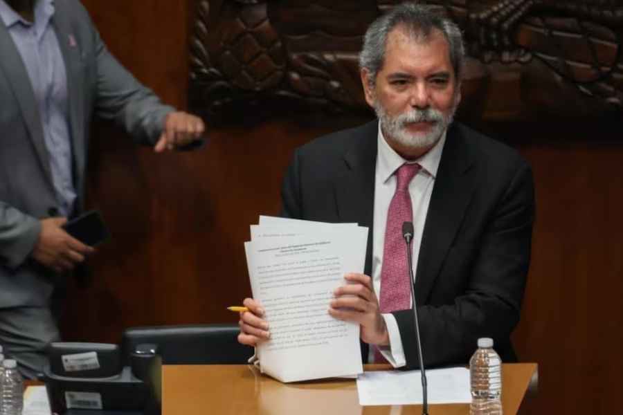Edgar Amador comparece Senado