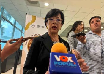 Eva Reyes mantenerse Congreso
