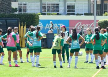 FMF la Selección Femenil entrenador