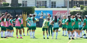 FMF la Selección Femenil entrenador