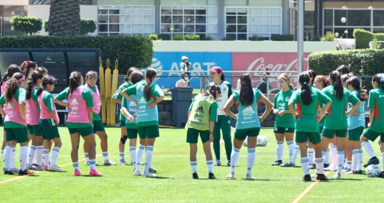 FMF la Selección Femenil entrenador