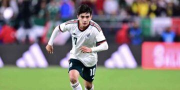 Gilberto Mora Lionel Messi
