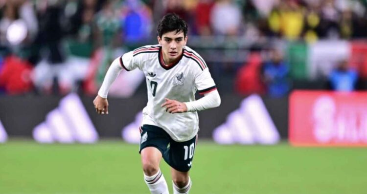 Gilberto Mora Lionel Messi