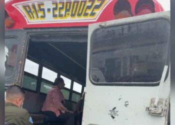 Hombre convulsiona transporte Matamoros