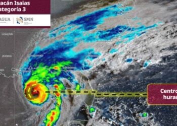 Huracán Isaías en categoría 3