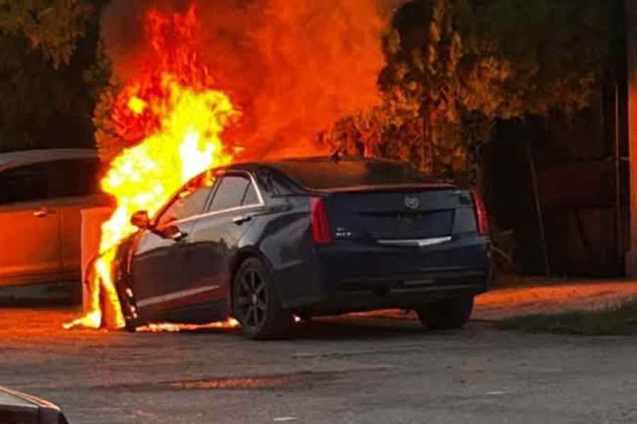 Incendio automóvil Nuevo Laredo (1)