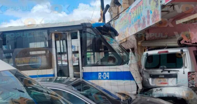 Microbús choque múltiple en Reynosa