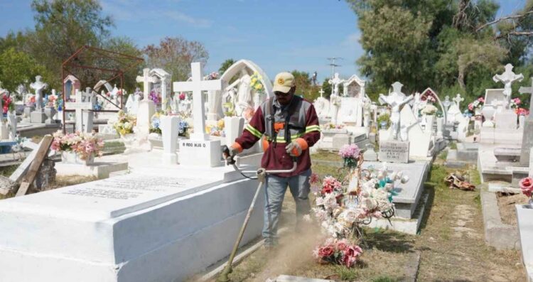 Panteones Nuevo Laredo Día de Muertos