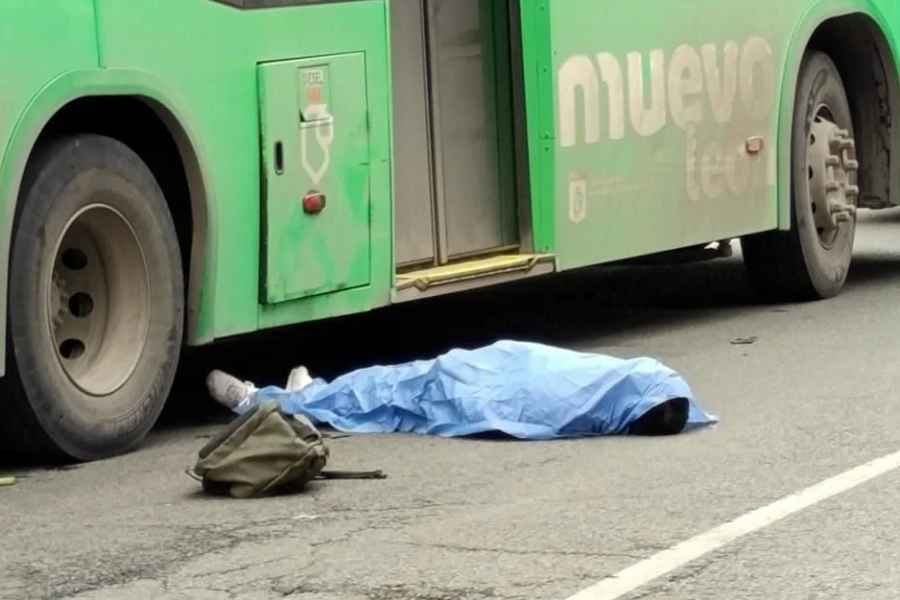Peatón camión urbano en Monterrey