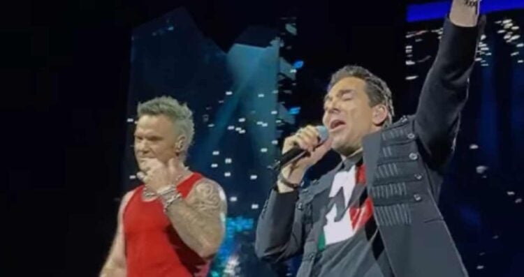 Robbie Williams y Omar Chaparro