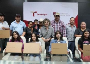 SEBIEN computadoras jóvenes comunidades