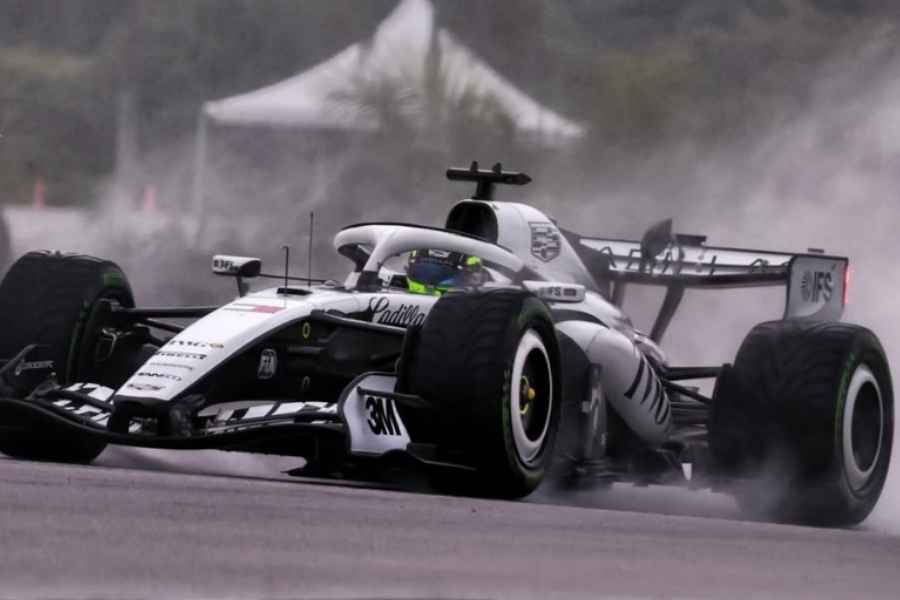 Sergio Perez avance Cadillac
