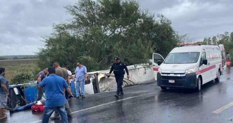 Vuelca tráiler San Fernando