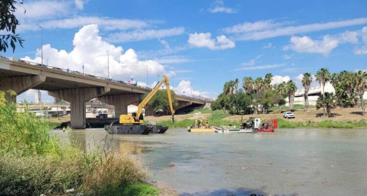 boyas en el río Bravo