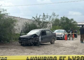 chocar poste en Escobedo
