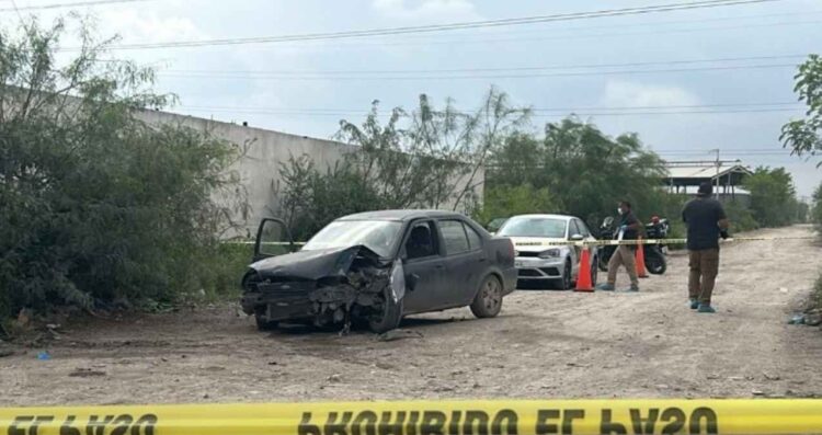 chocar poste en Escobedo