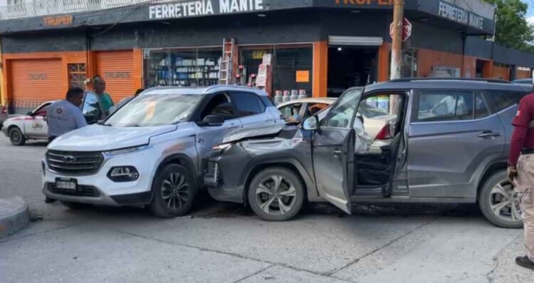 choque camionetas Centro Mante