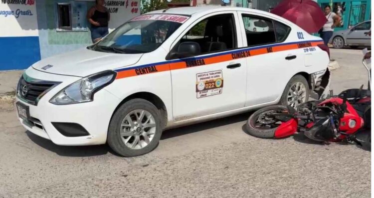 colisionar Taxi colonia Linares